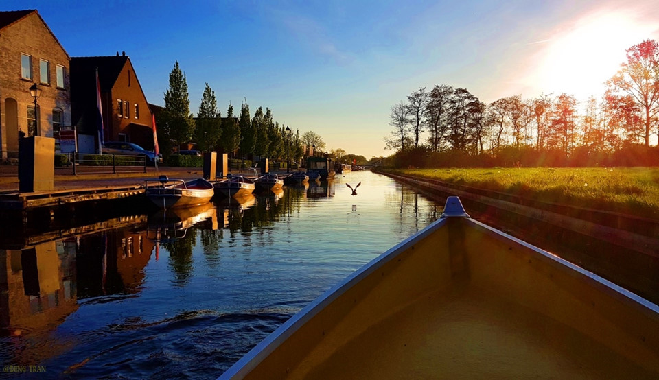 Kh&ocirc;ng gian y&ecirc;n tĩnh, thanh b&igrave;nh tại Giethoorn